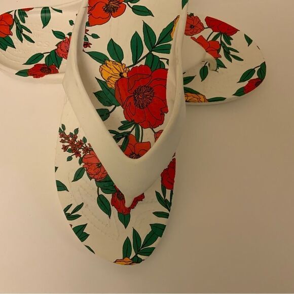 New Women's CROCS Kadee ll Flip Flops Sandals White Floral Size 10 - Picture 4 of 6